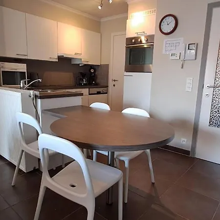 1-slaapkamer - Vlak Bij - Parkeerplaats Inclusief Apartment
