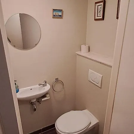 1-slaapkamer - Vlak Bij - Parkeerplaats Inclusief Apartment *