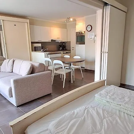 Appartement 1-slaapkamer - Vlak Bij - Parkeerplaats Inclusief *